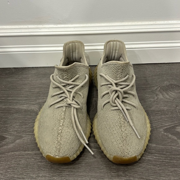 Yeezy 350 sesame size 9.5US men - Picture 3 of 9